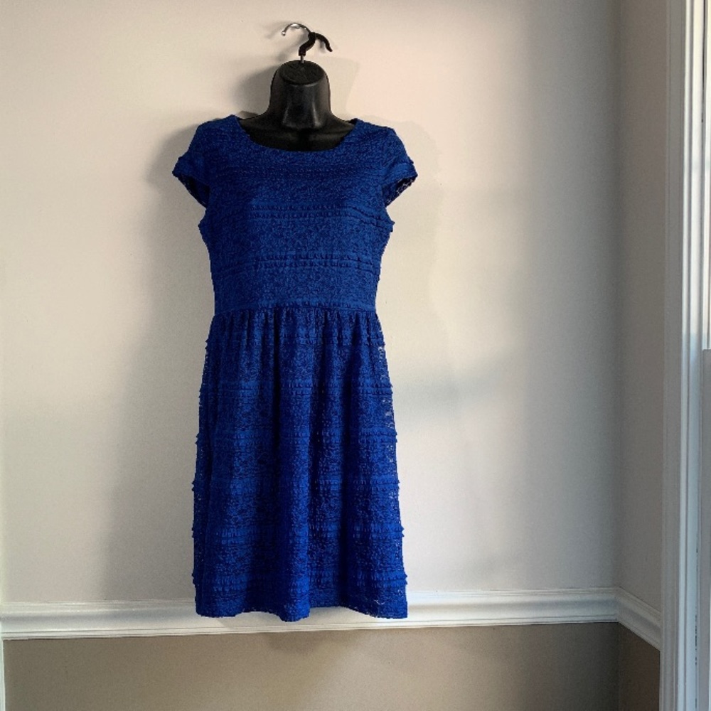 Dress - Picture 2 of 5